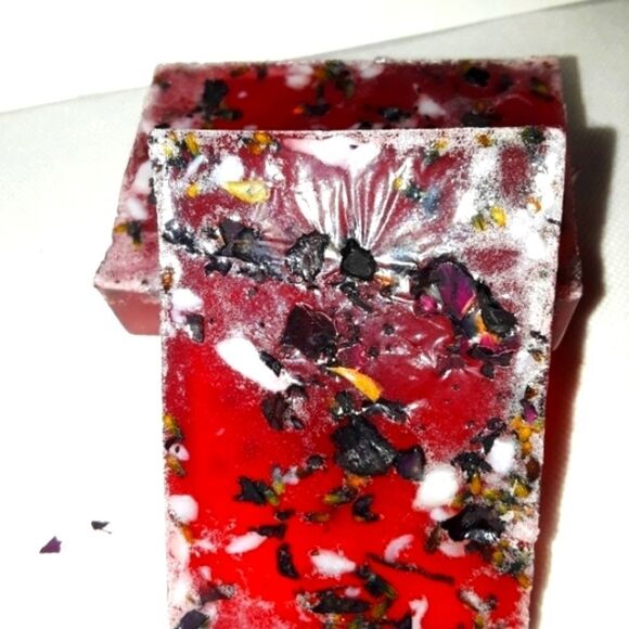 HAND crafted Strawberry and Roses organic soap bar - Picture 9 of 11